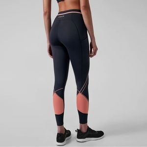 ATHLETA ultimate stash pocket ignite 7/8 tight black and pink Size Small
